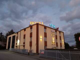 Отель Hotel Eden Жешув-6